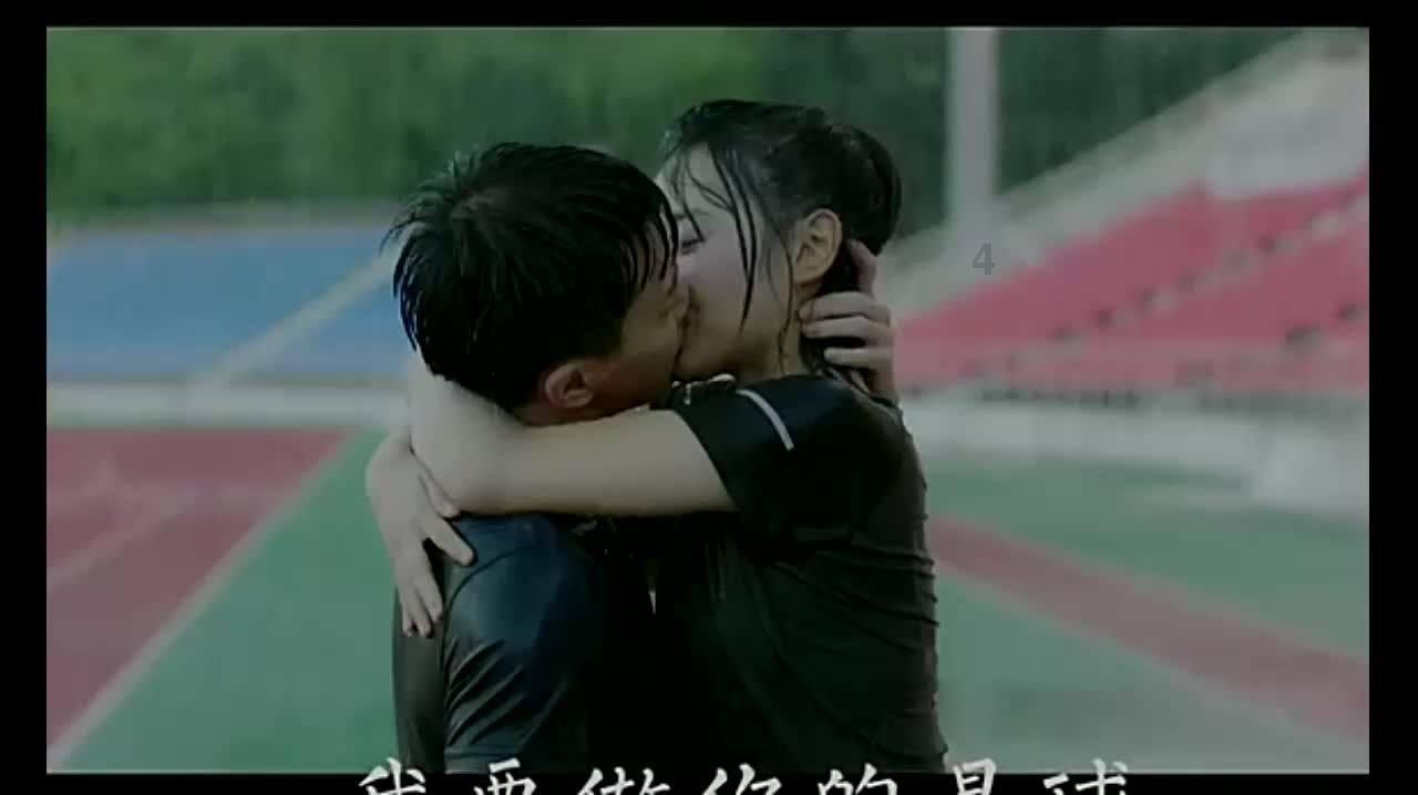 甜美奥莉吃甜点